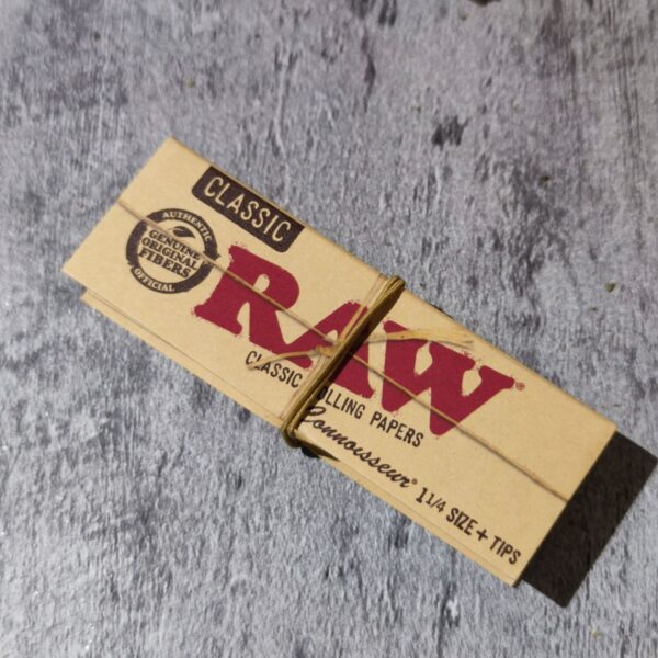 Raw Classic rolling papers 1/4 + Tips